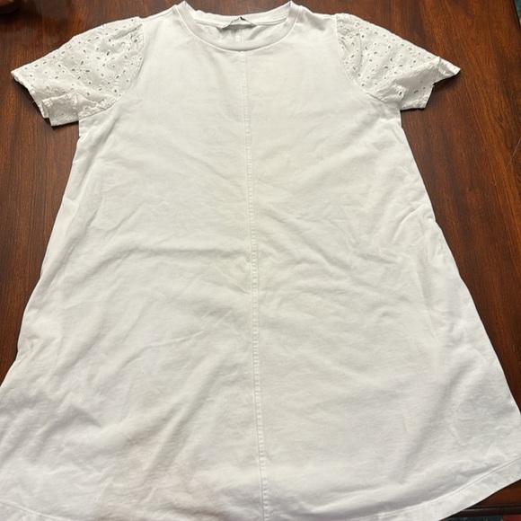 The Nines by Hatched All White‎ Jersey Eyelet Sleeve Dress - Picture 4 of 5